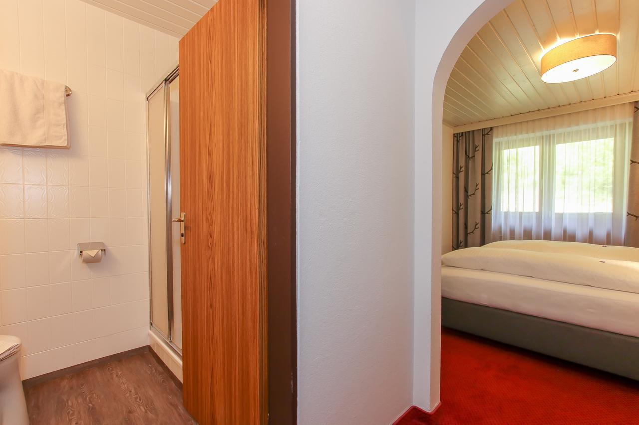 Gasthof Baerenwirt Hotell Fusch an der Grossglocknerstrasse Exteriör bild